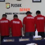 Polsek Senen tangkap pelaku penipuan yang beraksi di Pasar Kenari, hasilnya buat pesta narkoba