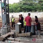 Diduga pria itu tidak sehat dan ada kegangguan mental sehingga loncat dari ketinggian 3 meter dan terhun bebas