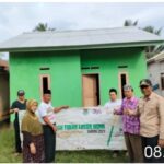 SERAH TERIMA KUNCI RUMAH, HASIL BEDAH RUMAH OLEH BAZNAS KABUPATEN TANGERANG, DI SERAHKAN OLEH KEPALA DESA SUKAMANAH