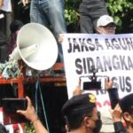 Hanya orang bodoh yang nantinya membayar lawyer fee untuk mengugat TUN OJK yang hanya menguntungkan Kresna, dan menyebabkan makin tertundanya.