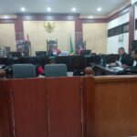 Ada unsur pihak penjabat terdakwa di hukum ringan, tetapi pemilik ruko di hukum berat.