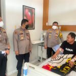 WUJUD KEPEDULIAN, KAPOLRES LEBAK BESUK KAPOLSEK LEUWI DAMAR DAN KELUARGA PERSONIL YANG SAKIT