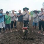 KAPOLSEK NEGLASARI BERSAMA MASYARAKAT MELAKSANAKAN PROGRAM KETAHANAN PANGAN