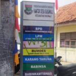 ADA APA DENGAN PEMDES SUKAWALI,TAK MEMASANG BALIHO BIOGRAFI ANGGARAN ADD DI KANTOR NYA