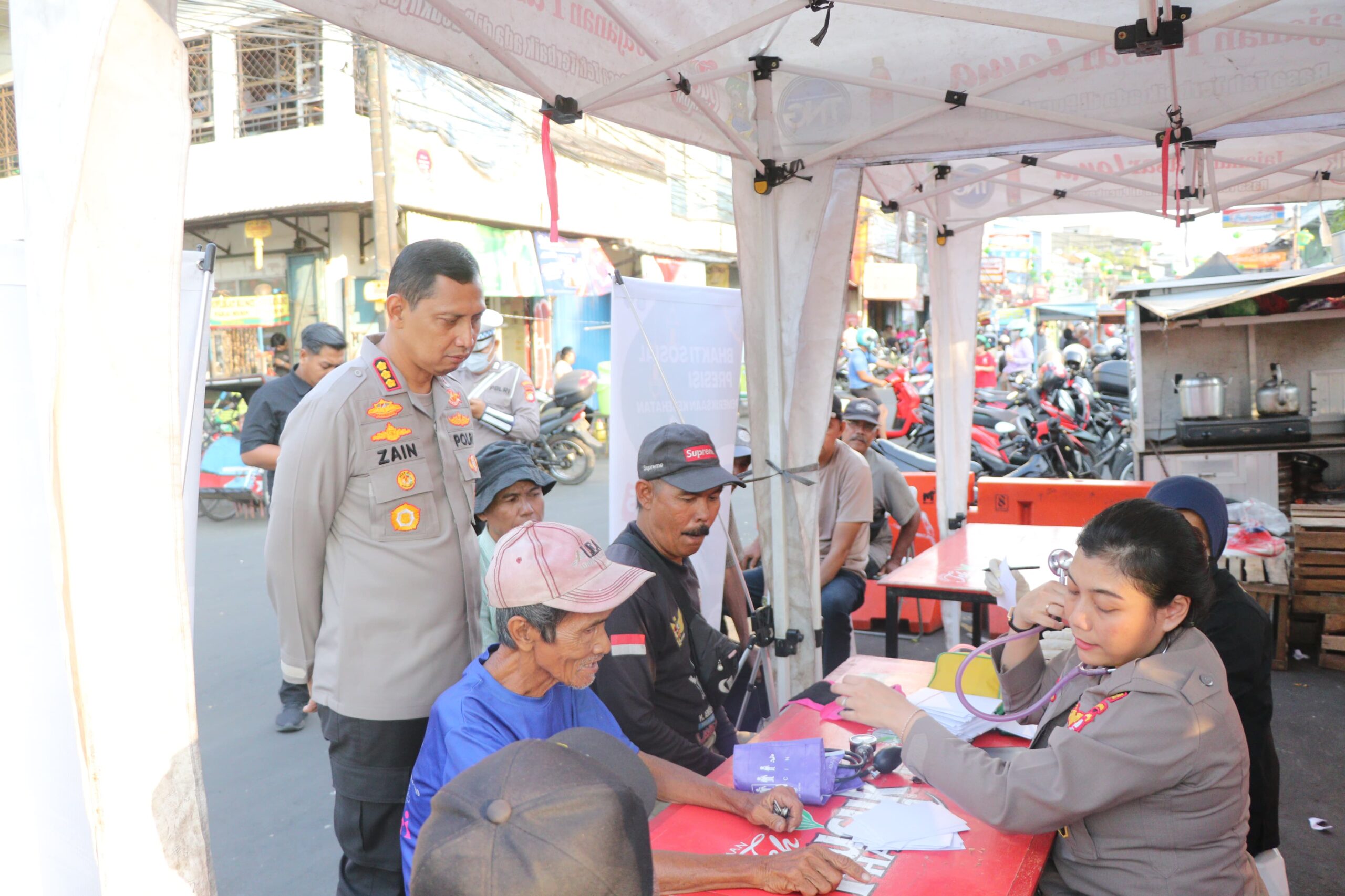 Gelar Bhakti Sosial Presisi di Bulan Ramadhan, Kapolres Metro Tangerang Kota "Pemeriksaan kesehatan Gratis Untuk Masyarakat